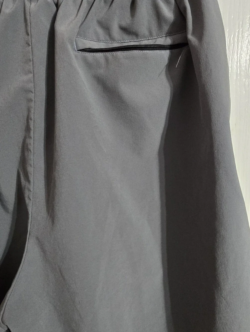 Brooks Men’s Running Shorts Gray Size Medium M Unlined Athletic Gym Training